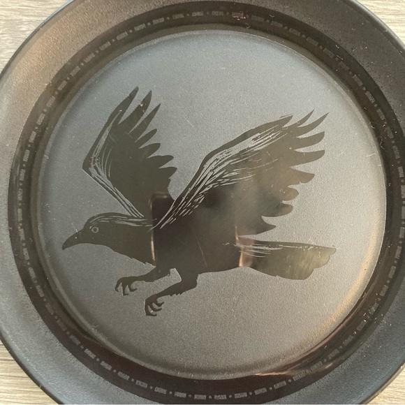 Set of 4 Target black raven plastic dessert plates - Picture 3 of 4